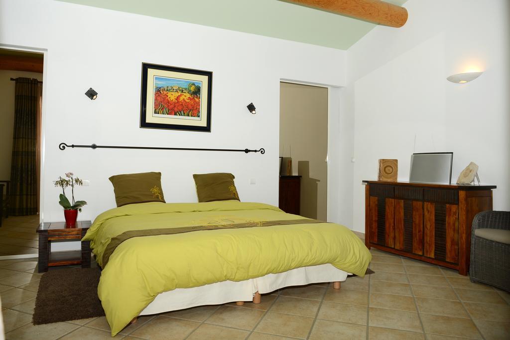 Bed and Breakfast Mas De Carabelle La Roque-Alric Pokój zdjęcie